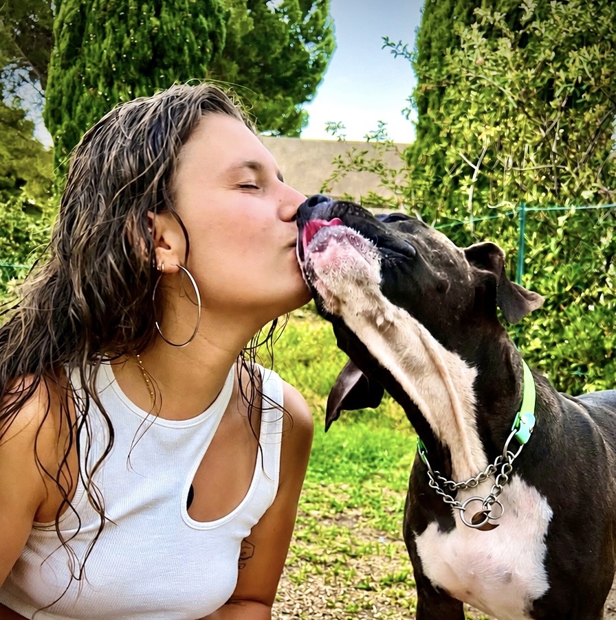 Lucile, professionnelle animalière et créatrice de L-ANIMAL-E et du kit ÉCLAT