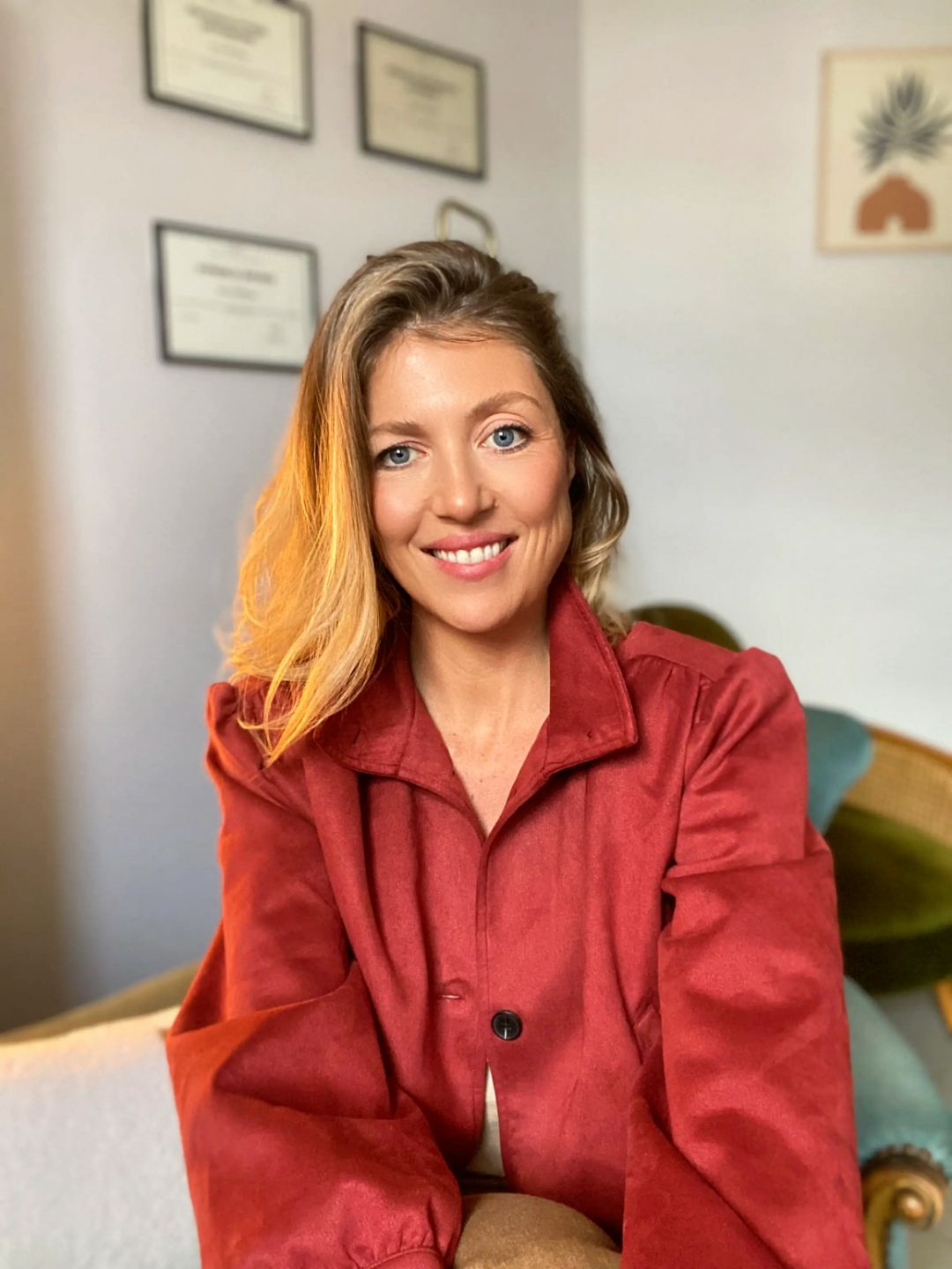 Olivia Rudeau, hypnothérapeute certifiée dans son cabinet à La Seyne-sur-Mer
