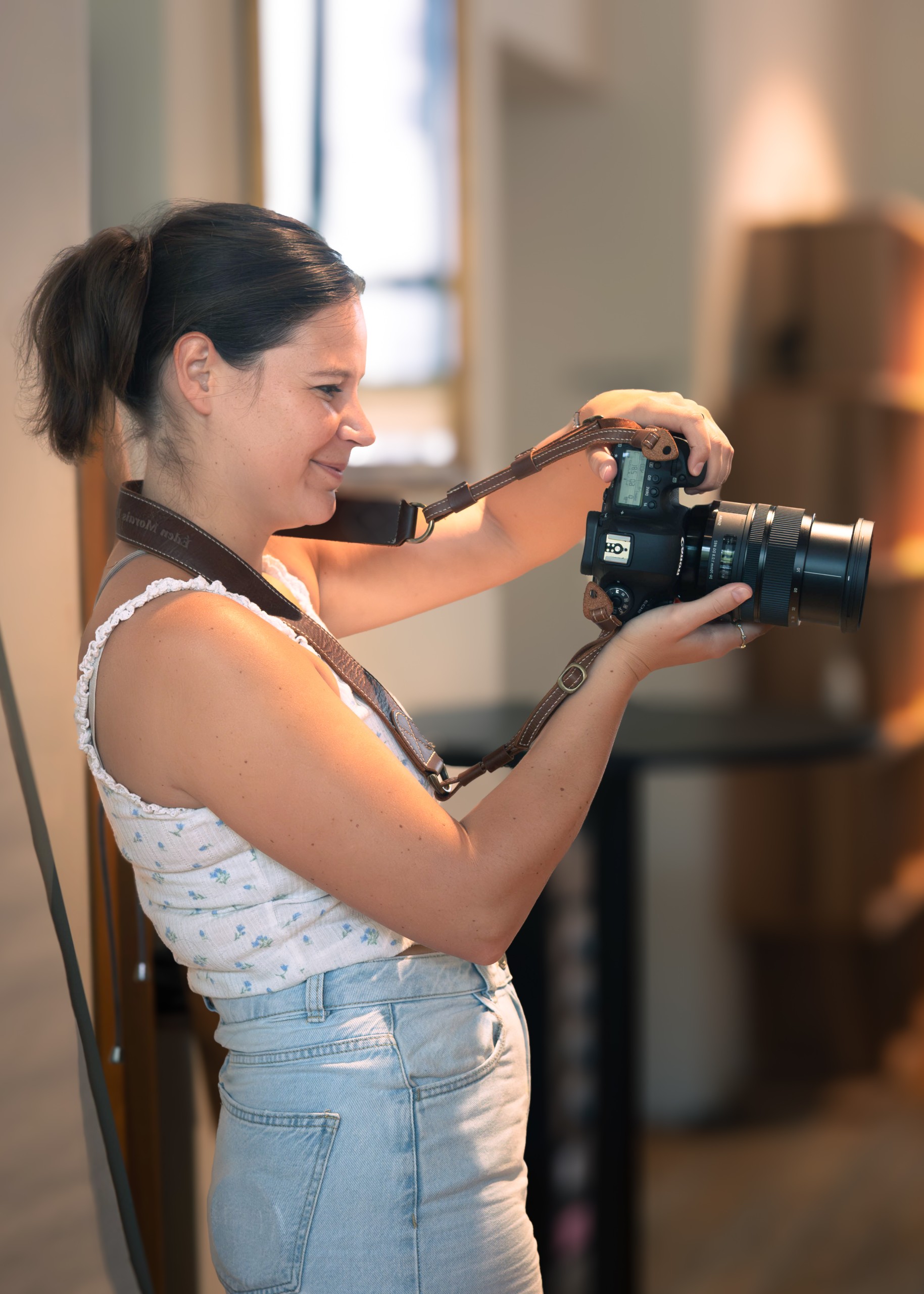 Portrait professionnel de la photographe Eden