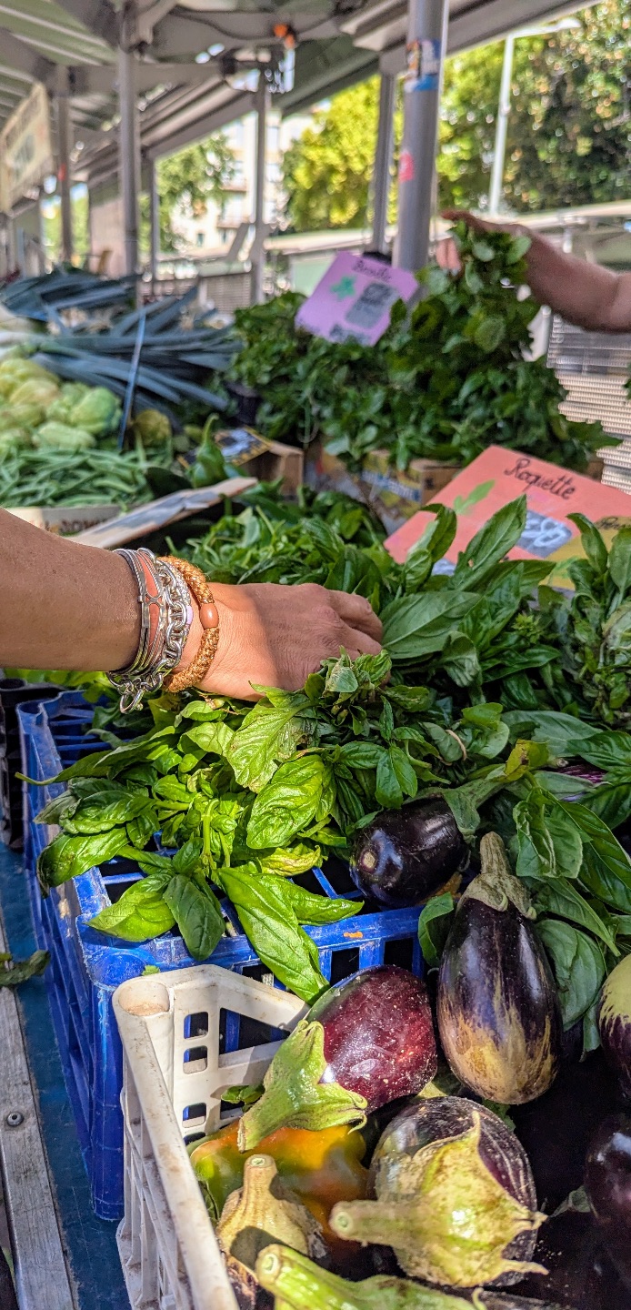 Graphiques de suivi de satisfaction et réduction des déchets alimentaires