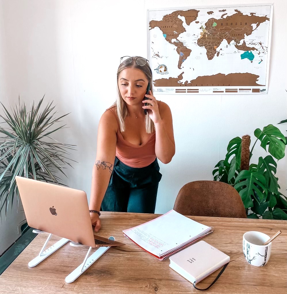Photo de Mathilde, ton assistante virtuelle de confiance pour créateurs de contenu
