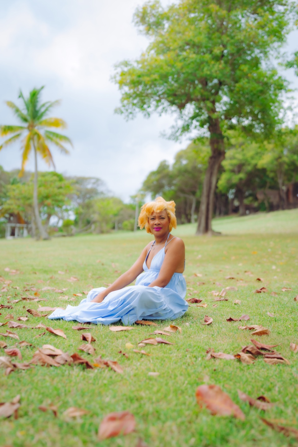 Portrait de Lillie Lollia, ethnobotaniste et fondatrice du Chamanisme Caribéen et de la Bathérapie