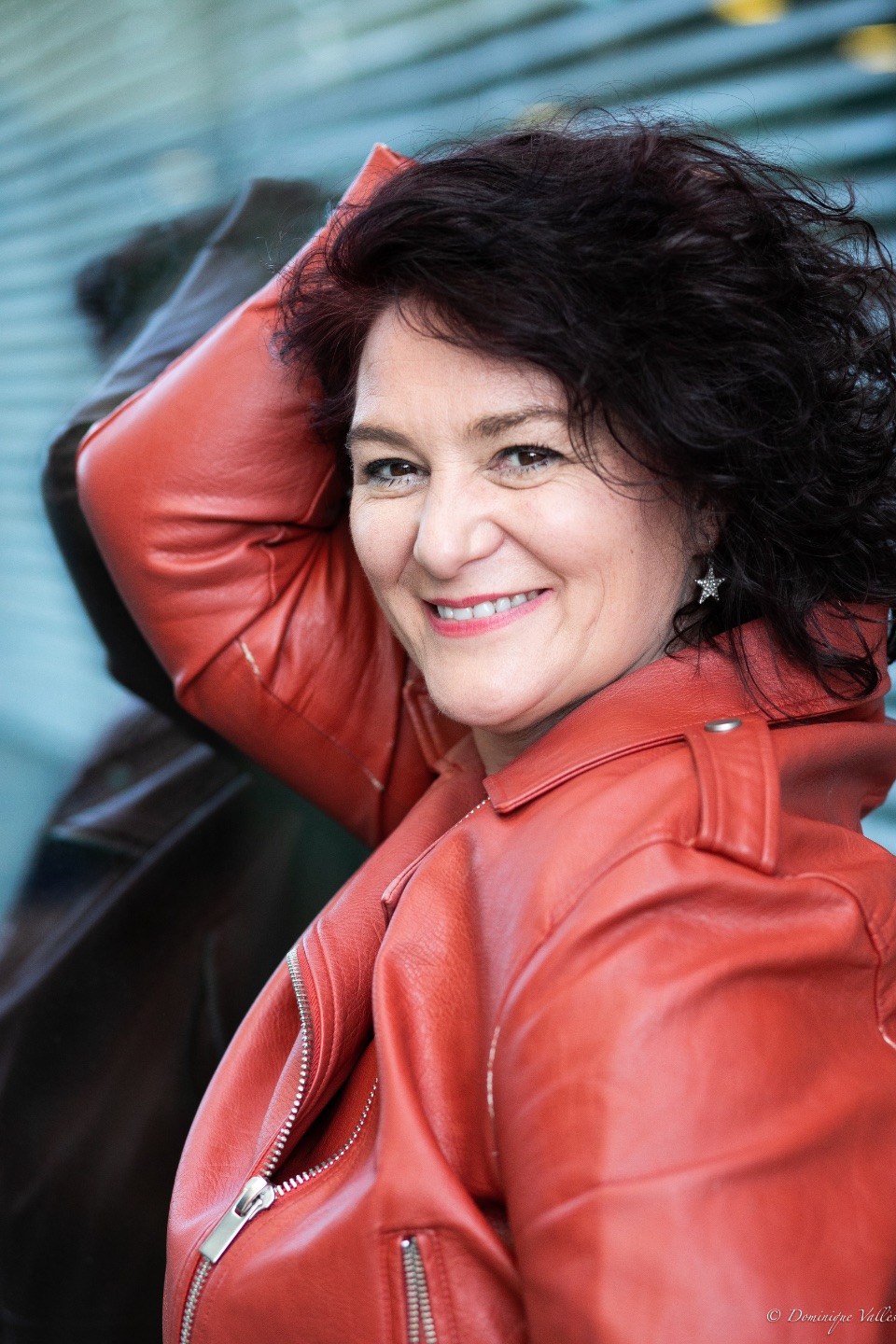 Photo professionnelle de Deborah Etienne, actrice et coach