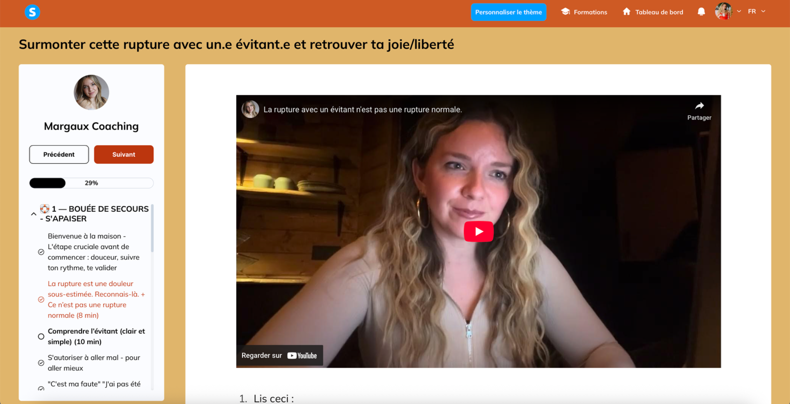 Aperçu du programme en ligne affiché sur un ordinateur avec interface utilisateur et exercices PDF visibles à l'écran
