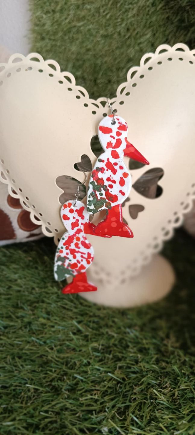 Boucles d'oreilles fantaisie multicolores avec détails artisanaux uniques