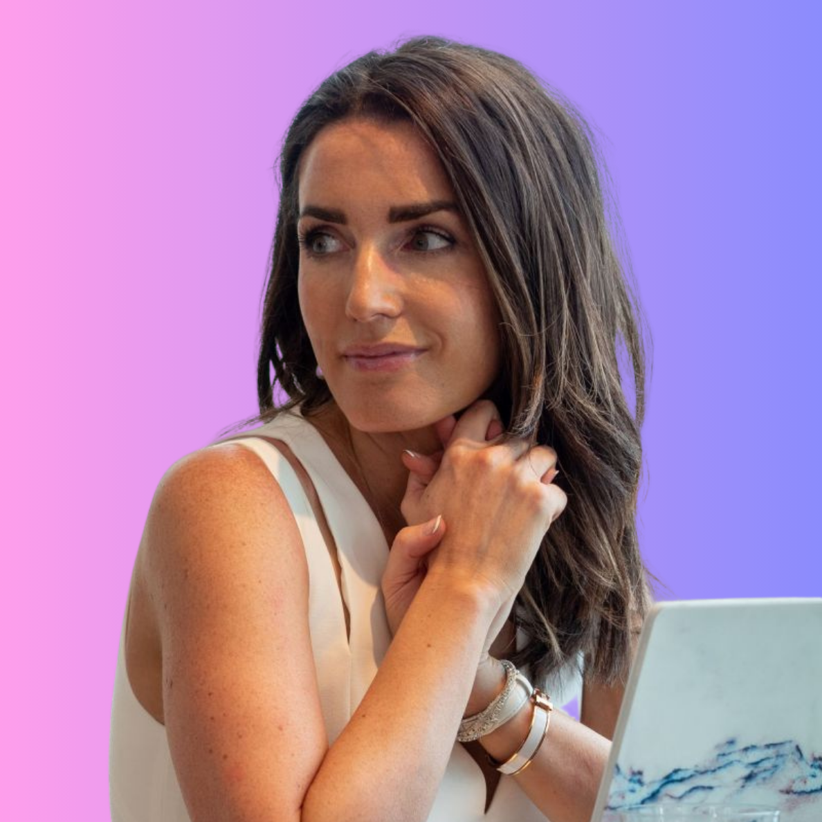 Portrait de Maddalena, co-fondatrice de VA Academy, confiante et inspirante